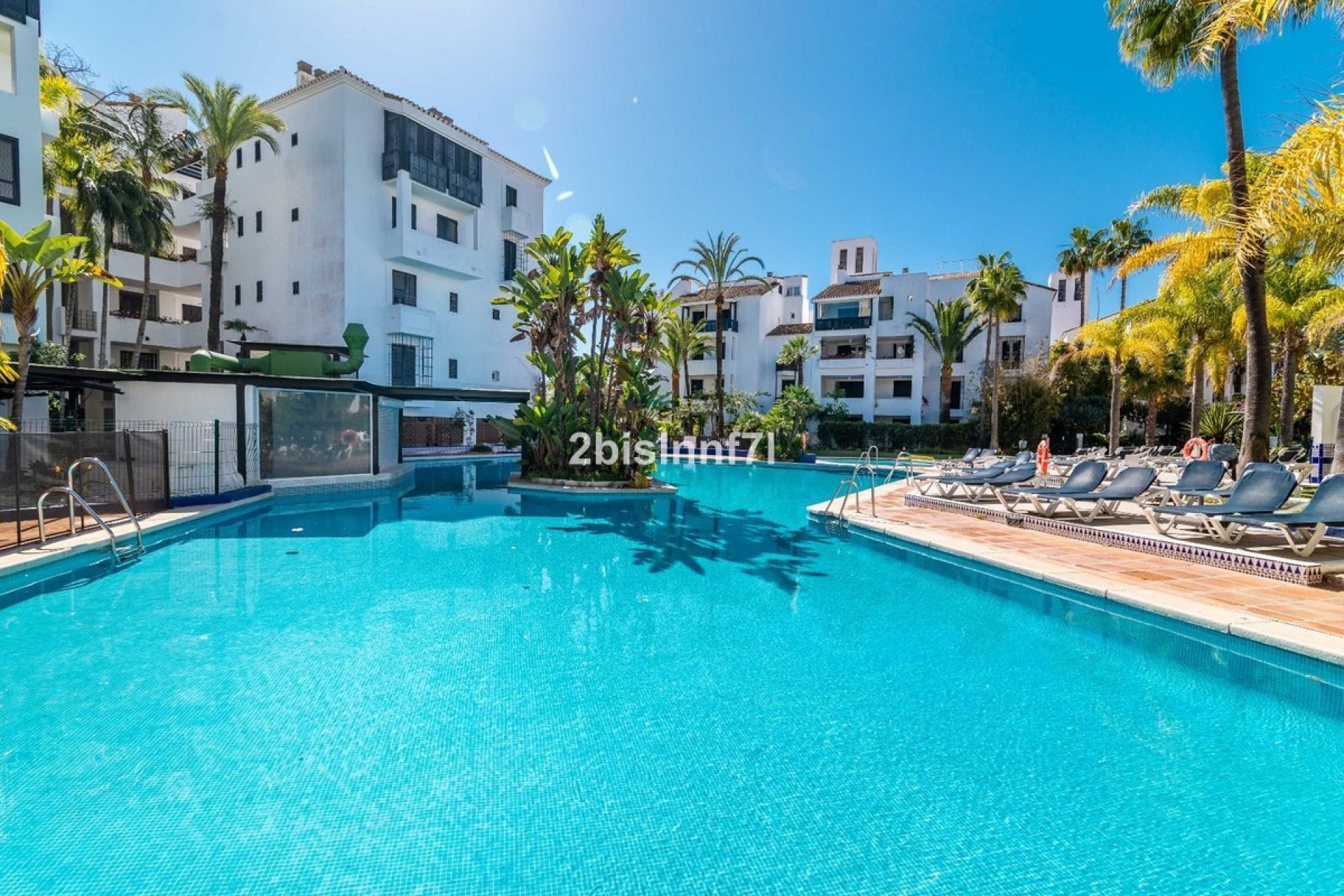 Resale - apartment - Marbella - Elviria