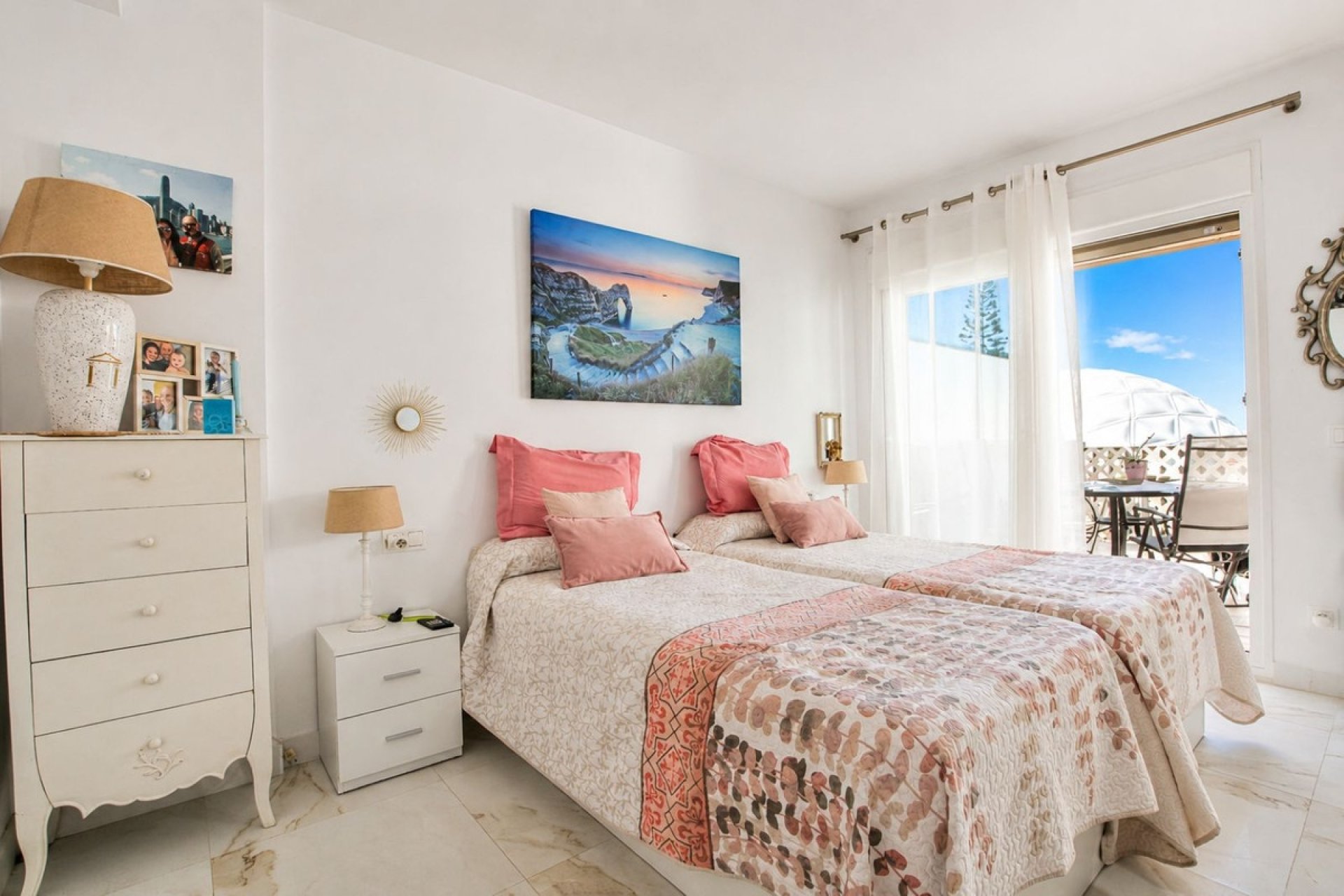 Resale - apartment - Marbella - Elviria