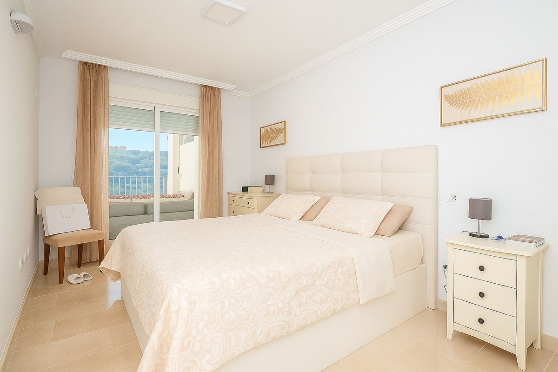 Resale - apartment - Marbella - Elviria