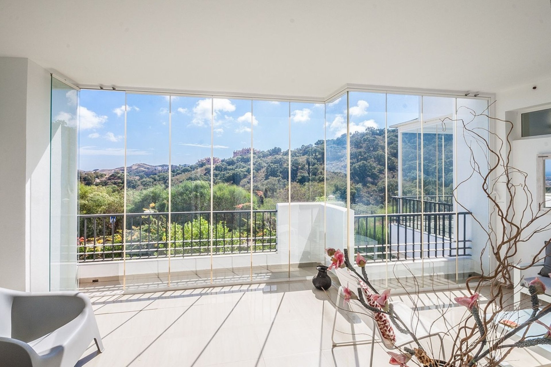 Resale - apartment - Marbella - Elviria