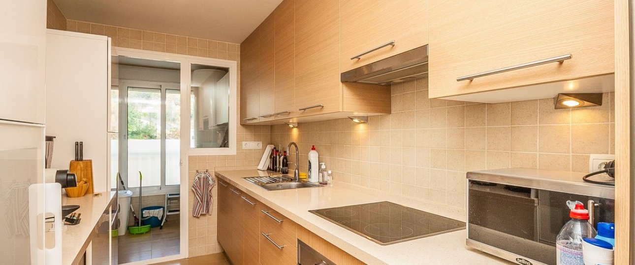 Resale - apartment - Marbella - Elviria