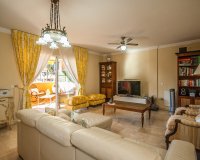 Resale - apartment - Marbella - Elviria
