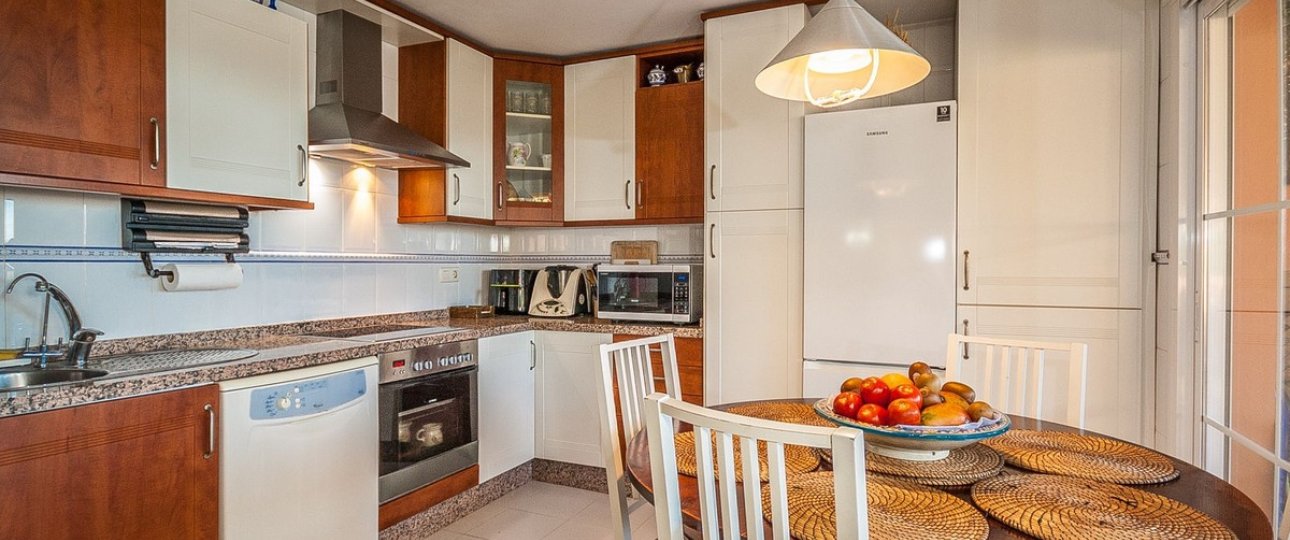Resale - apartment - Marbella - Elviria