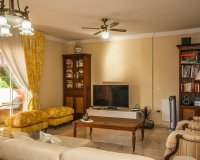 Resale - apartment - Marbella - Elviria