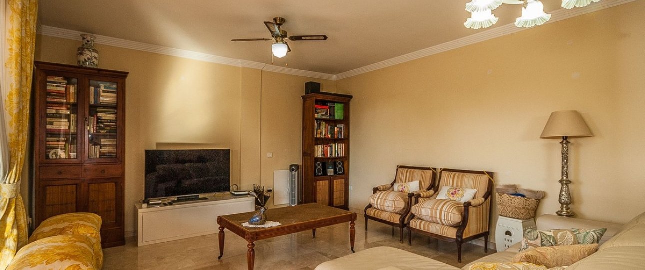 Resale - apartment - Marbella - Elviria