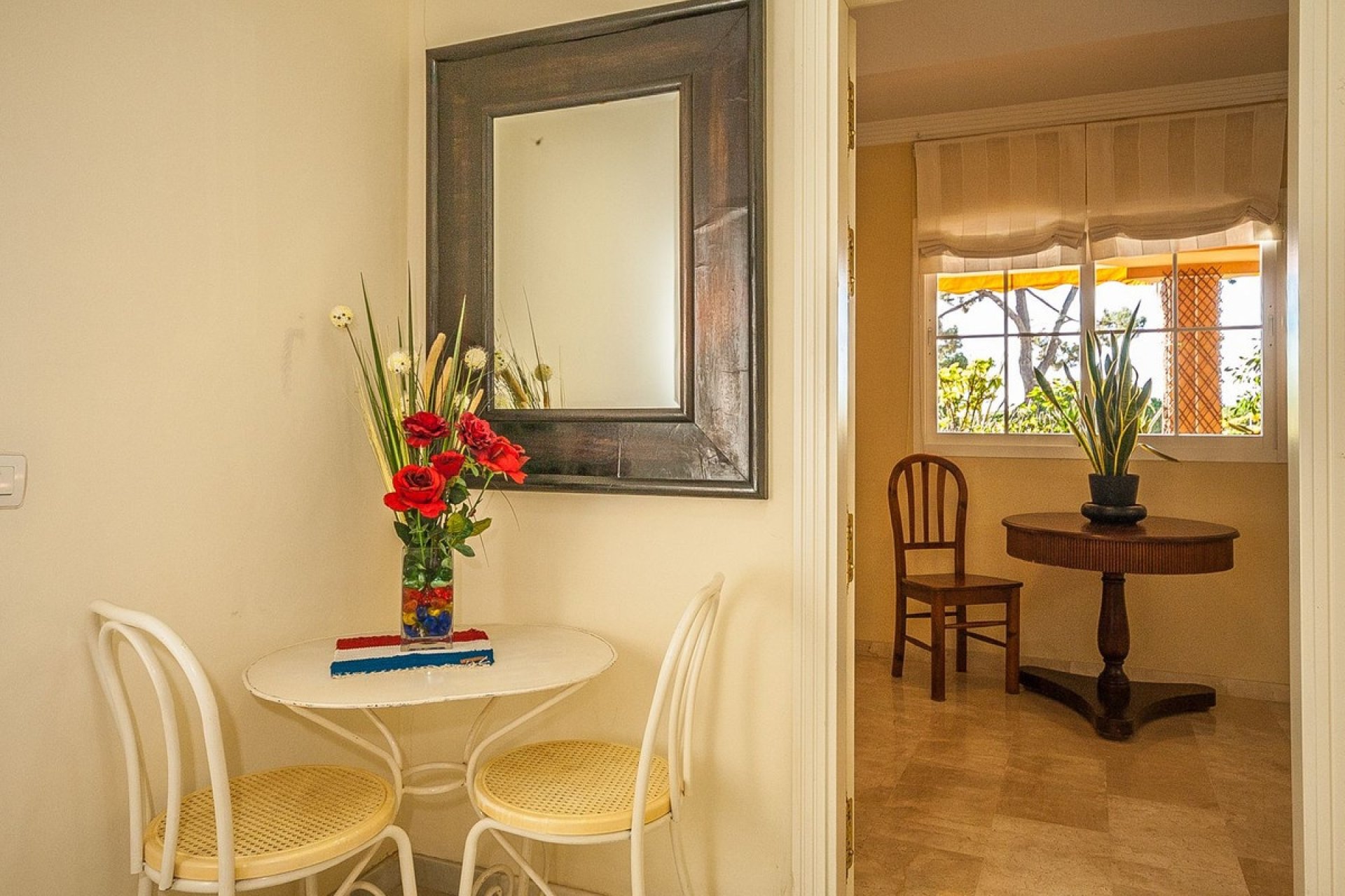 Resale - apartment - Marbella - Elviria