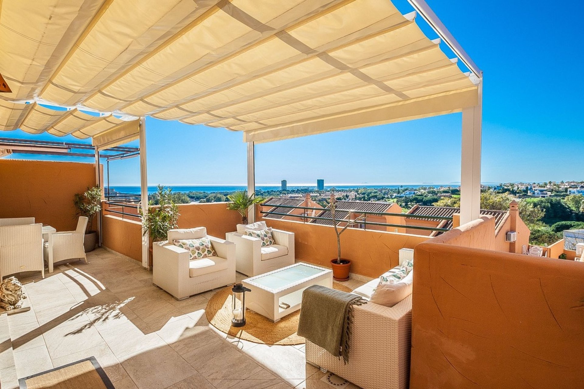 Resale - apartment - Marbella - Elviria