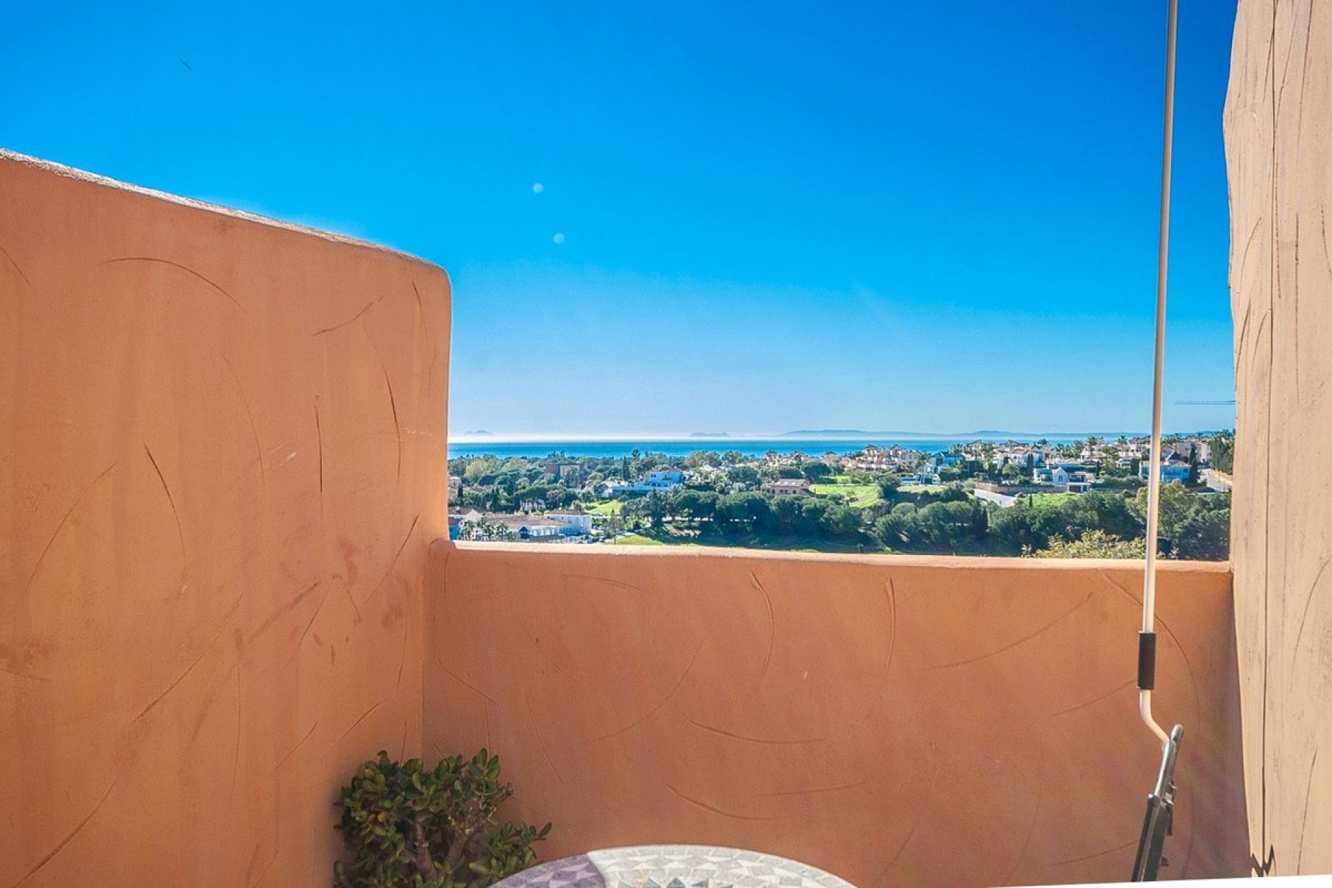 Resale - apartment - Marbella - Elviria