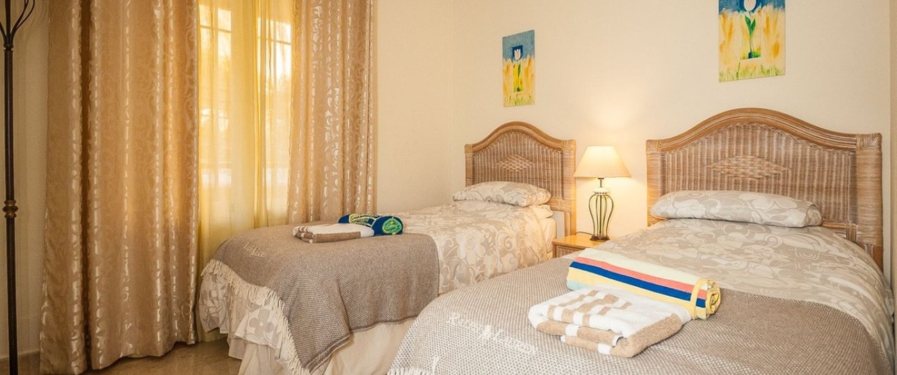 Resale - apartment - Marbella - Elviria