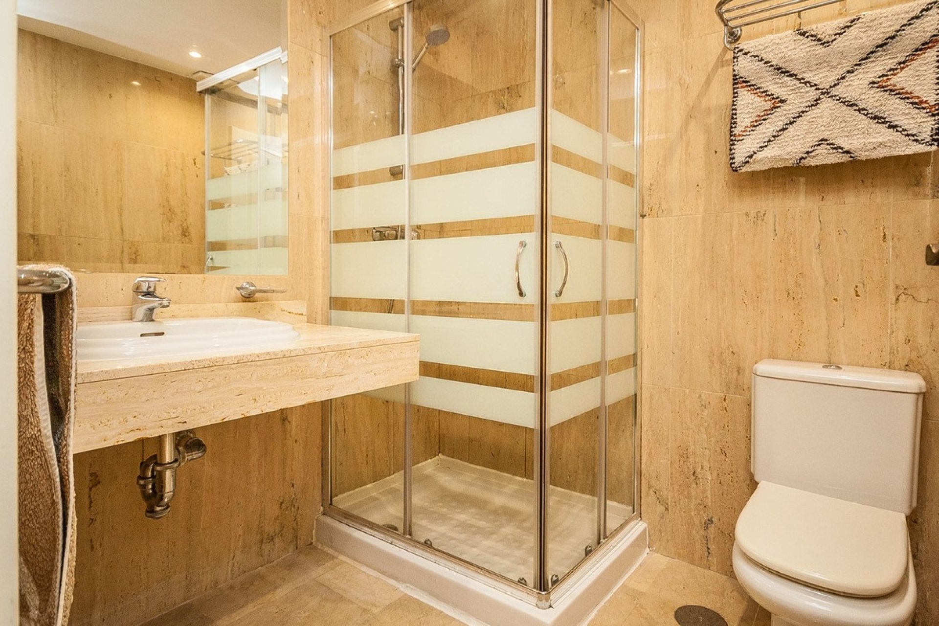Resale - apartment - Marbella - Elviria