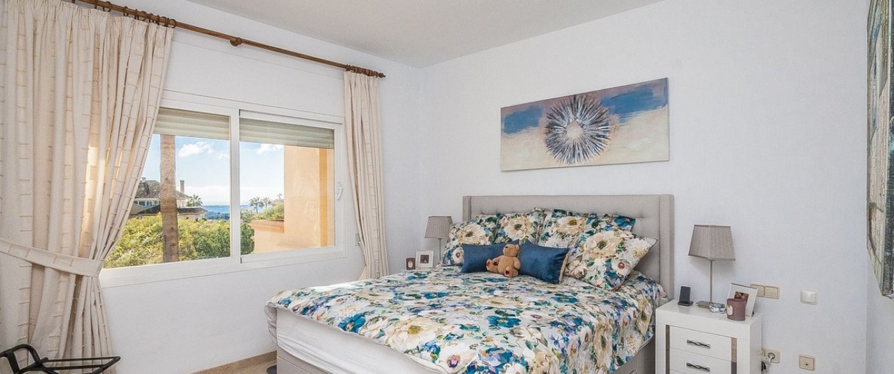 Resale - apartment - Marbella - Elviria