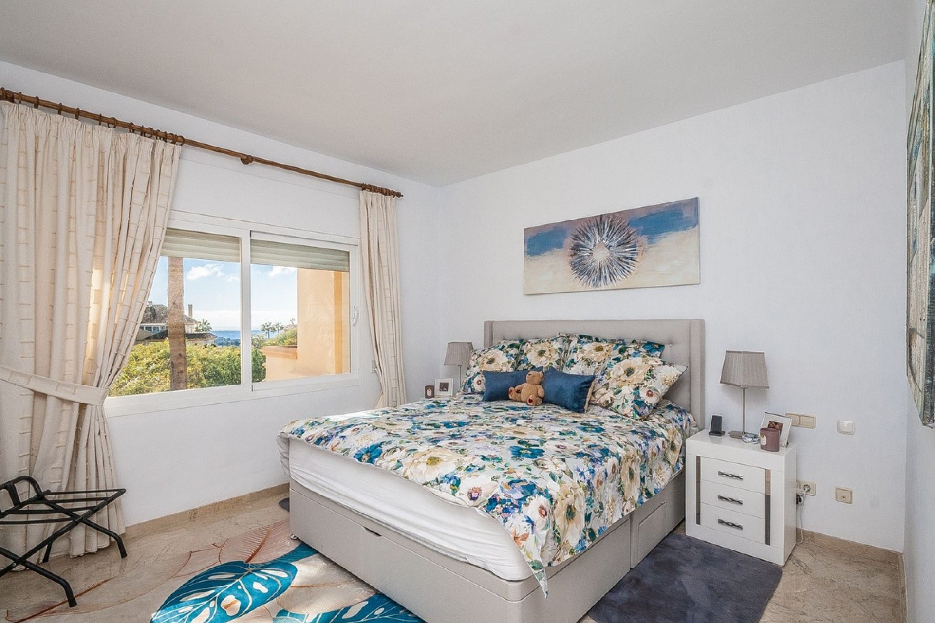 Resale - apartment - Marbella - Elviria