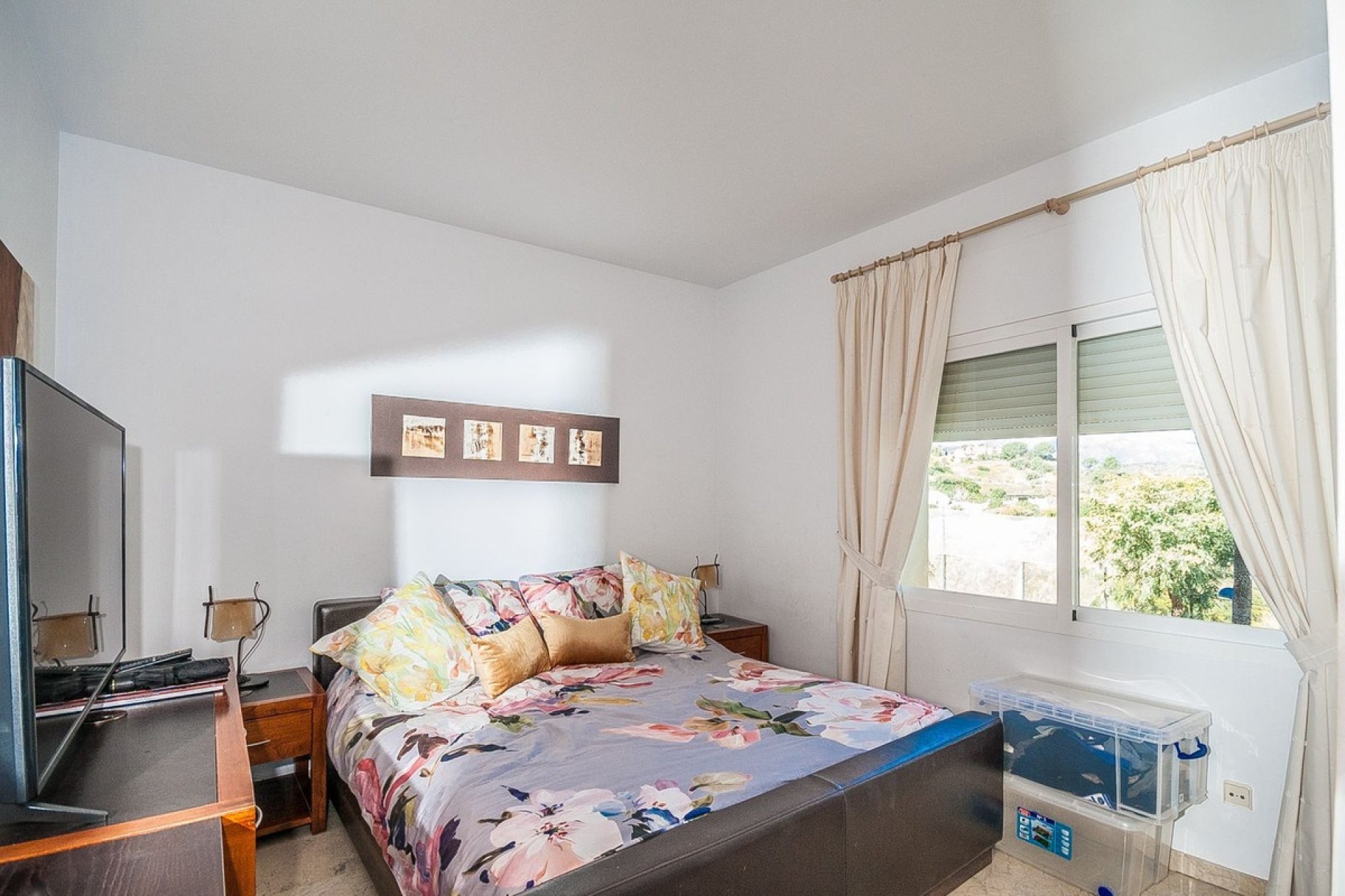 Resale - apartment - Marbella - Elviria