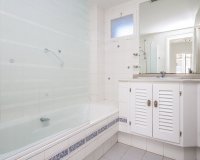 Resale - apartment - Marbella - Elviria