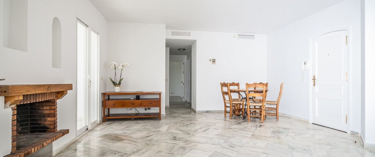Resale - apartment - Marbella - Elviria