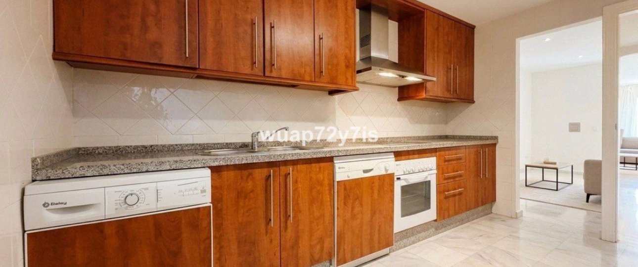 Resale - apartment - Marbella - Elviria