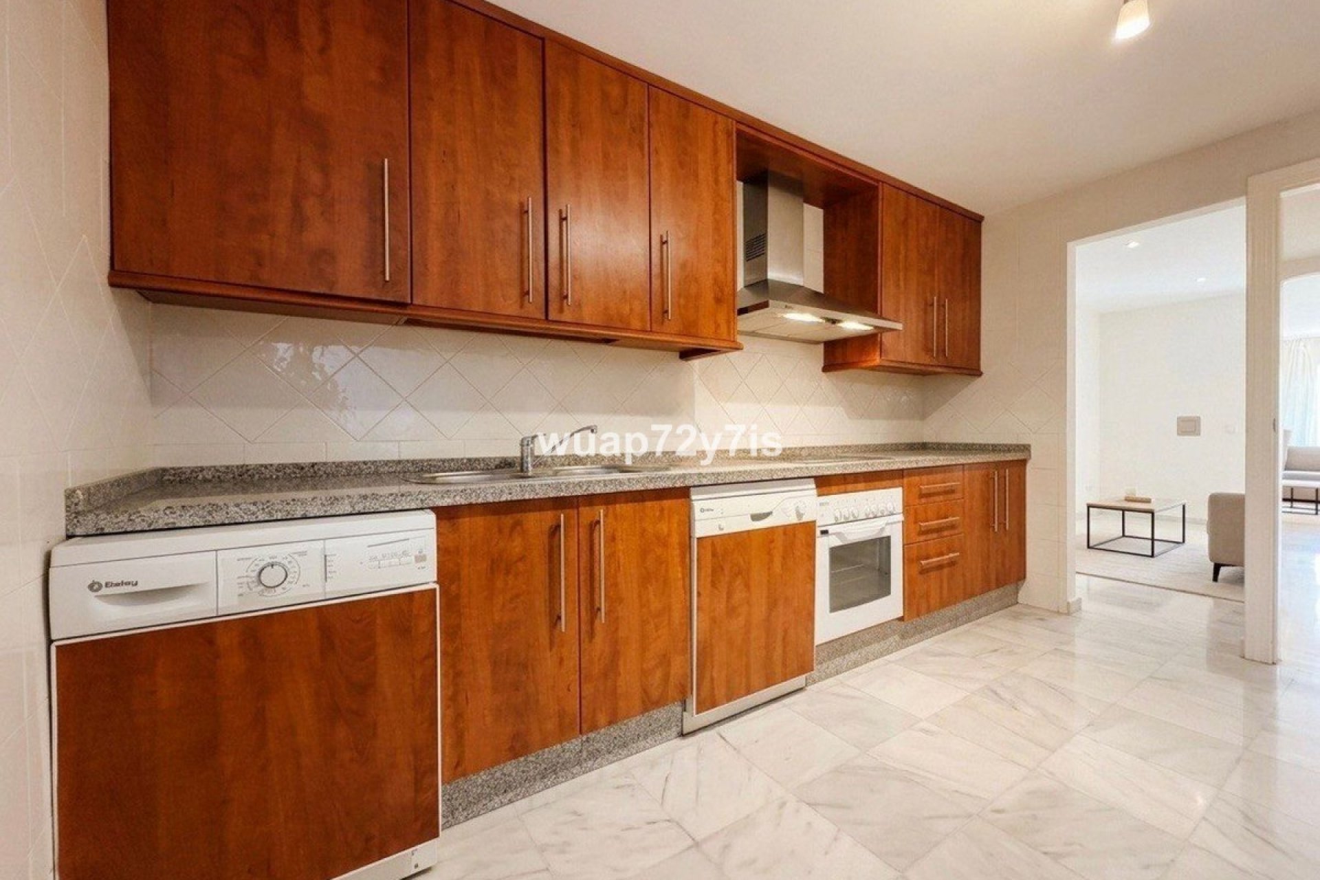 Resale - apartment - Marbella - Elviria