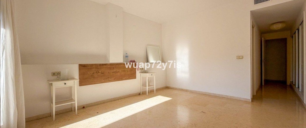 Resale - apartment - Marbella - Elviria