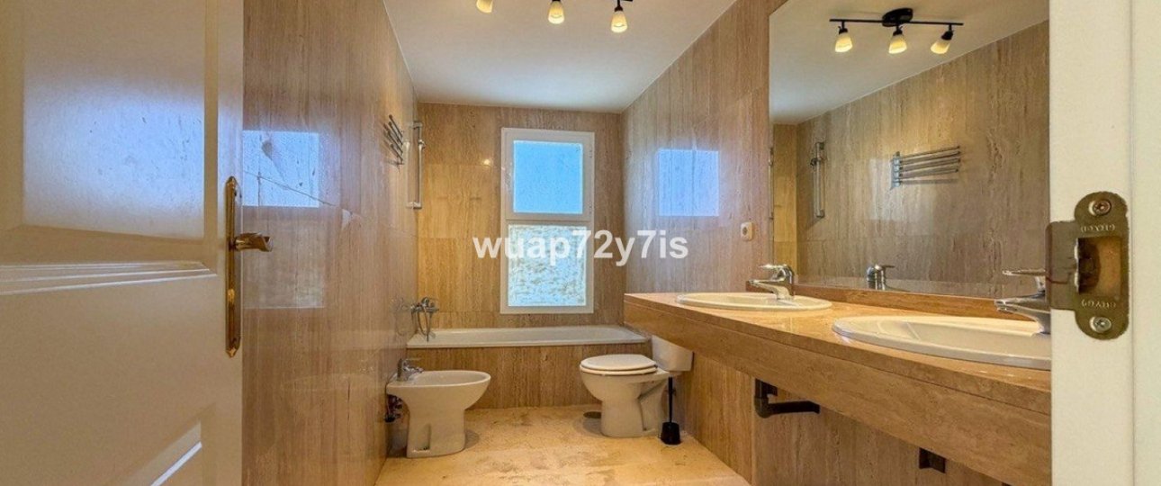 Resale - apartment - Marbella - Elviria