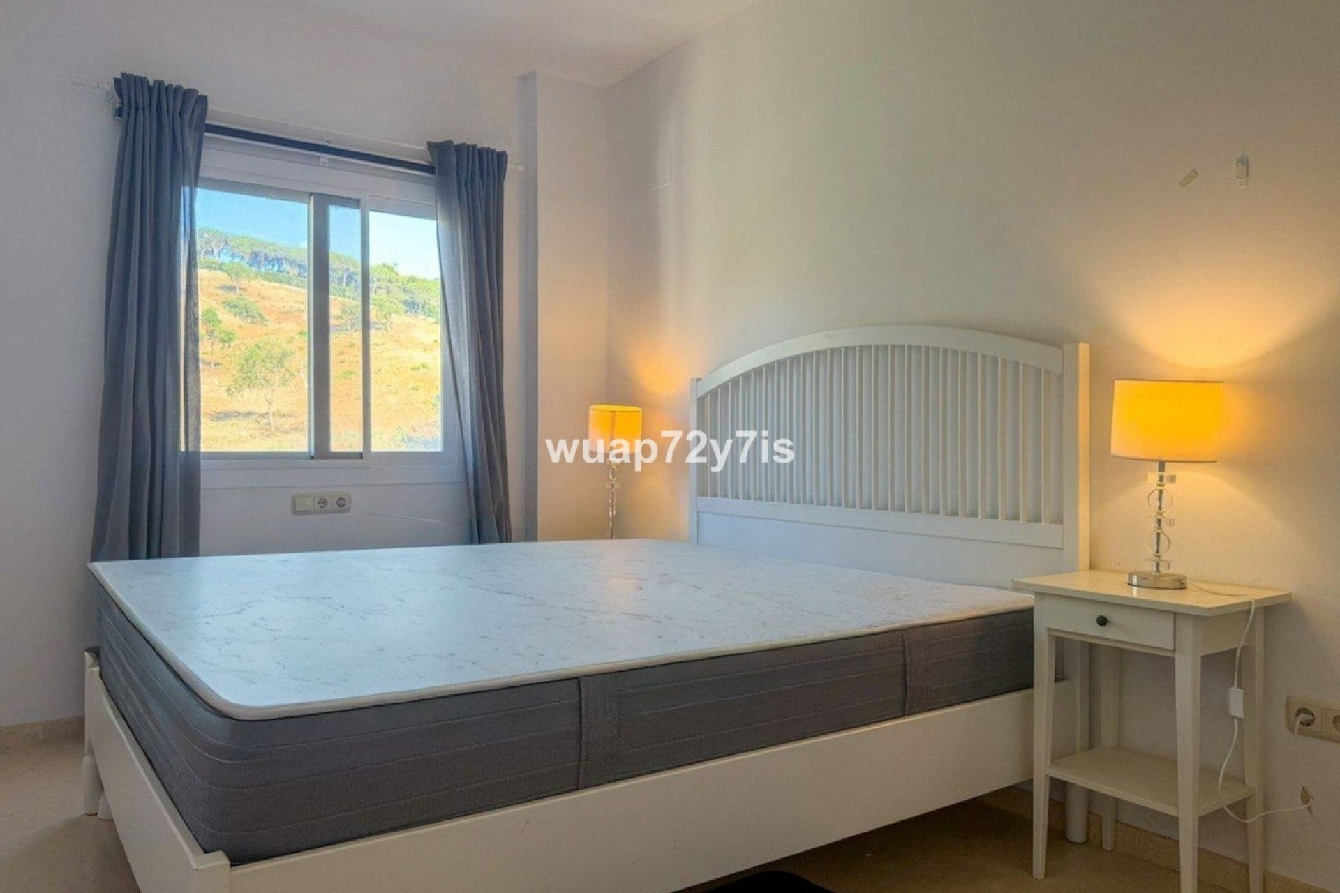Resale - apartment - Marbella - Elviria