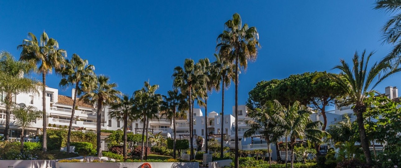 Resale - apartment - Marbella - Elviria