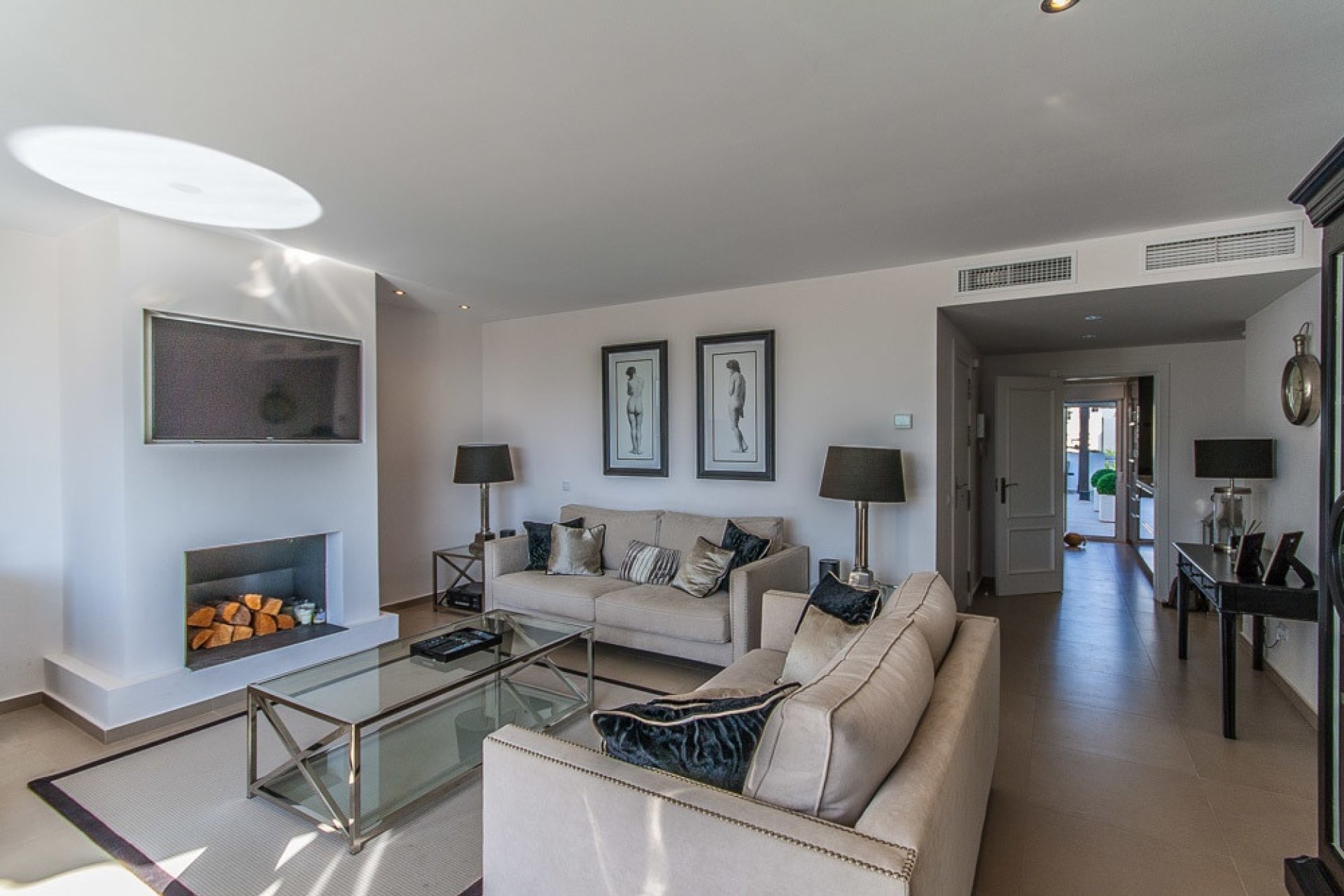 Resale - apartment - Marbella - Elviria