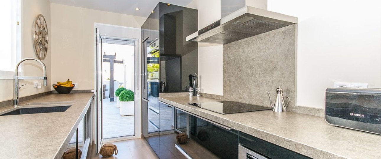 Resale - apartment - Marbella - Elviria