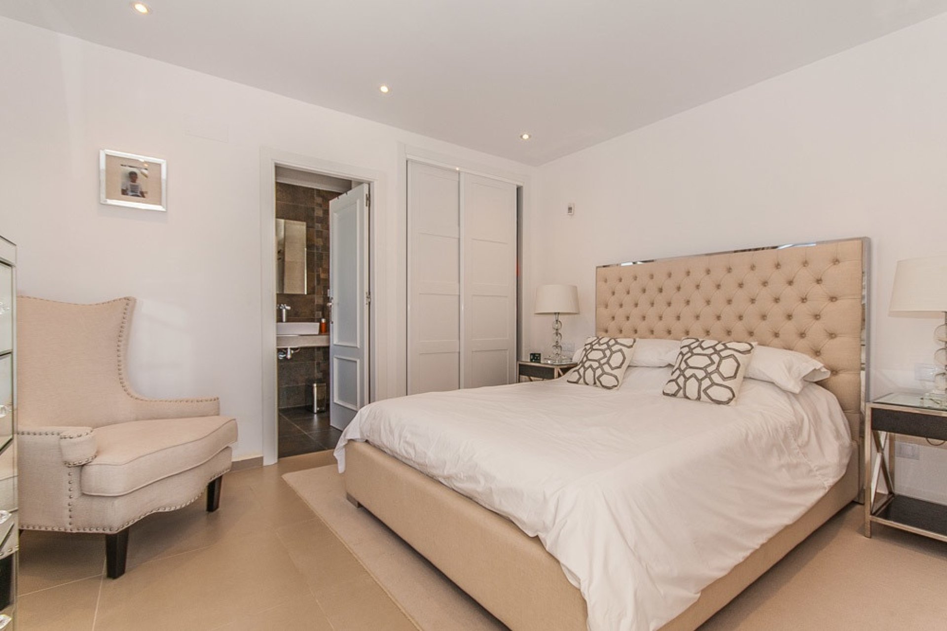 Resale - apartment - Marbella - Elviria