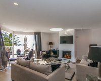 Resale - apartment - Marbella - Elviria