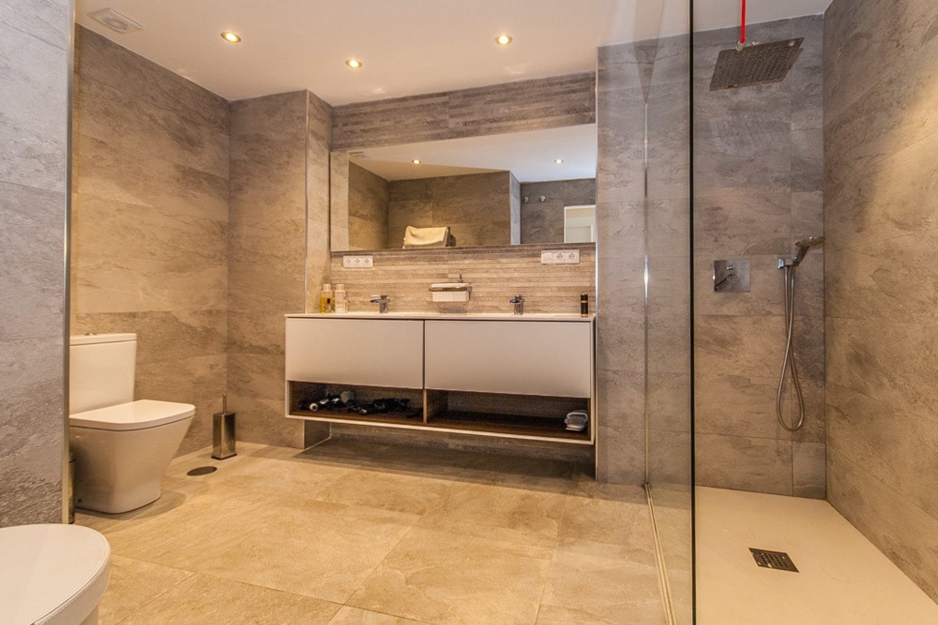 Resale - apartment - Marbella - Elviria