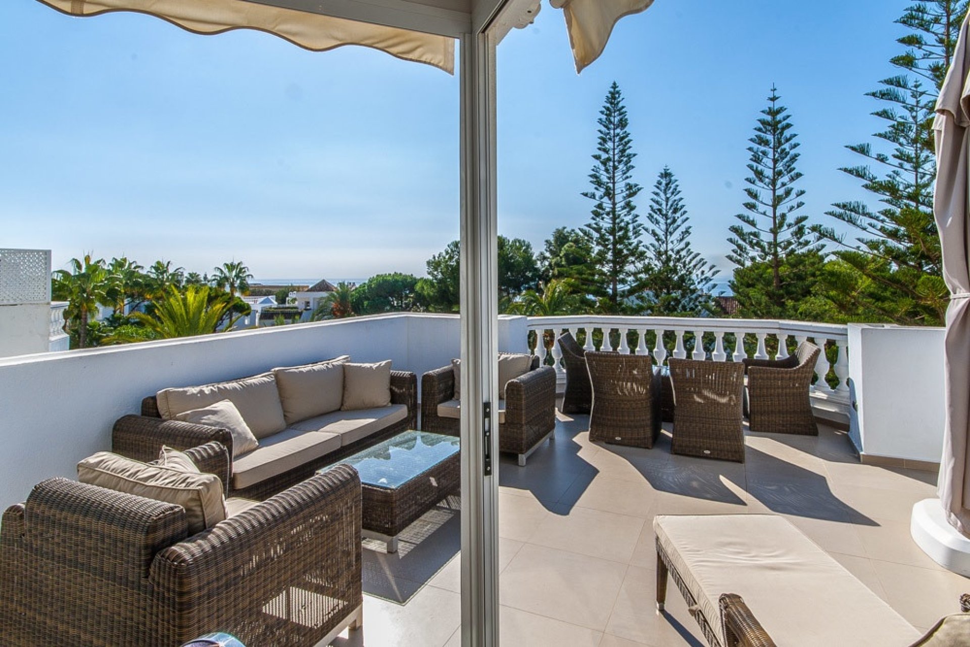 Resale - apartment - Marbella - Elviria