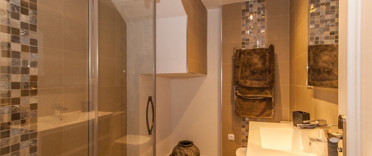 Resale - apartment - Marbella - Elviria
