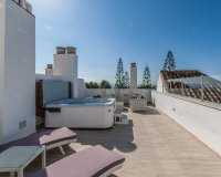 Resale - apartment - Marbella - Elviria