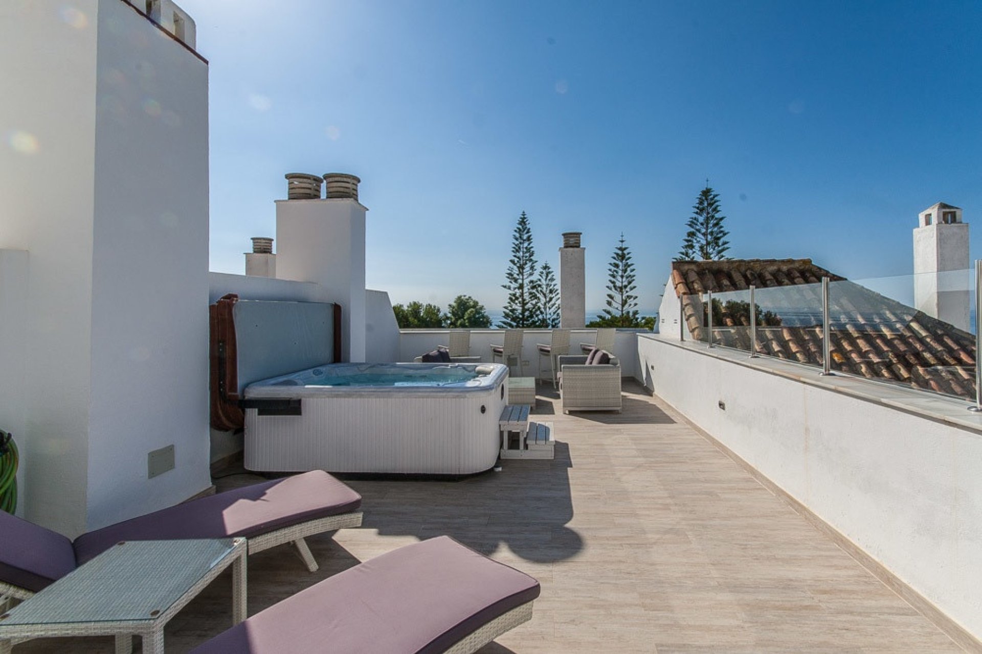 Resale - apartment - Marbella - Elviria