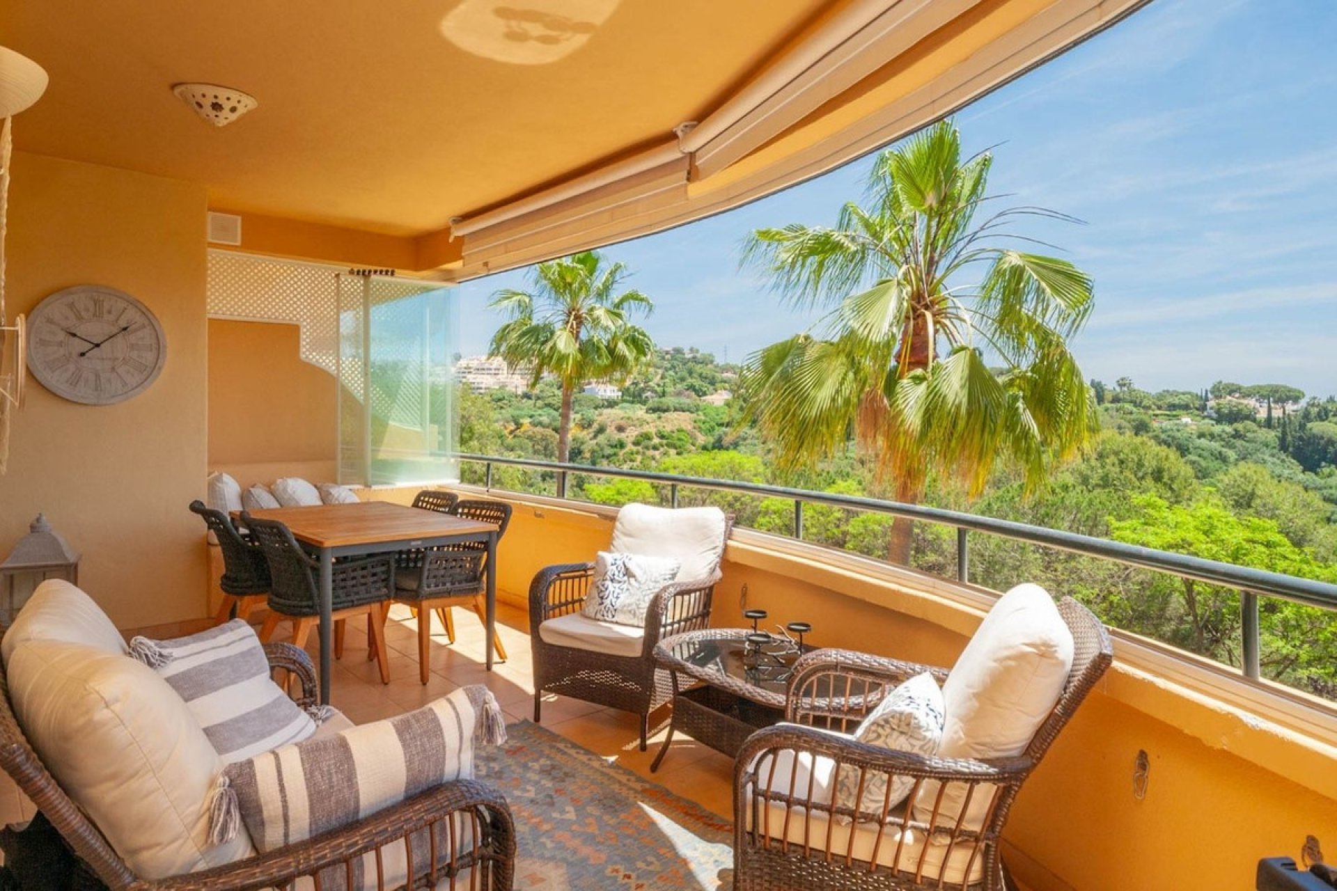 Resale - apartment - Marbella - Elviria