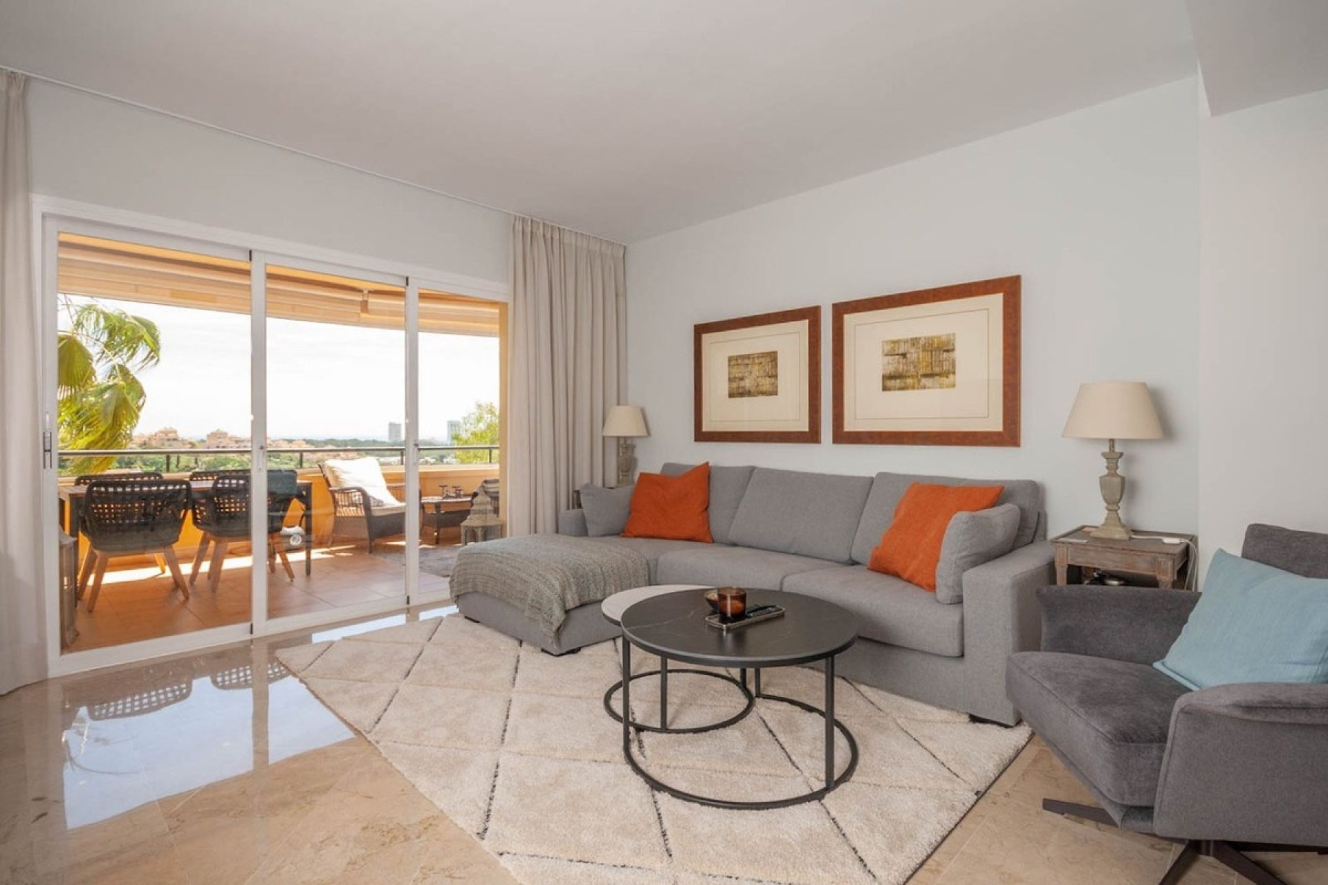 Resale - apartment - Marbella - Elviria