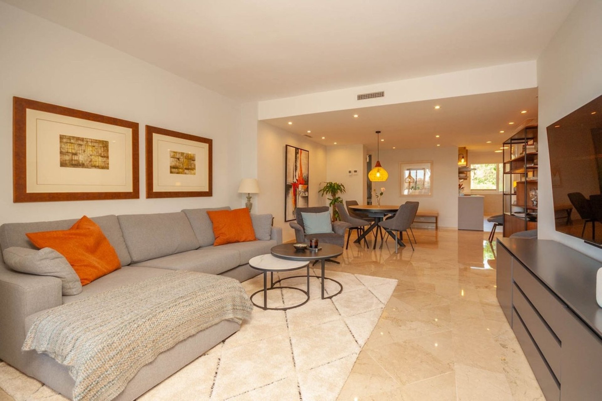 Resale - apartment - Marbella - Elviria