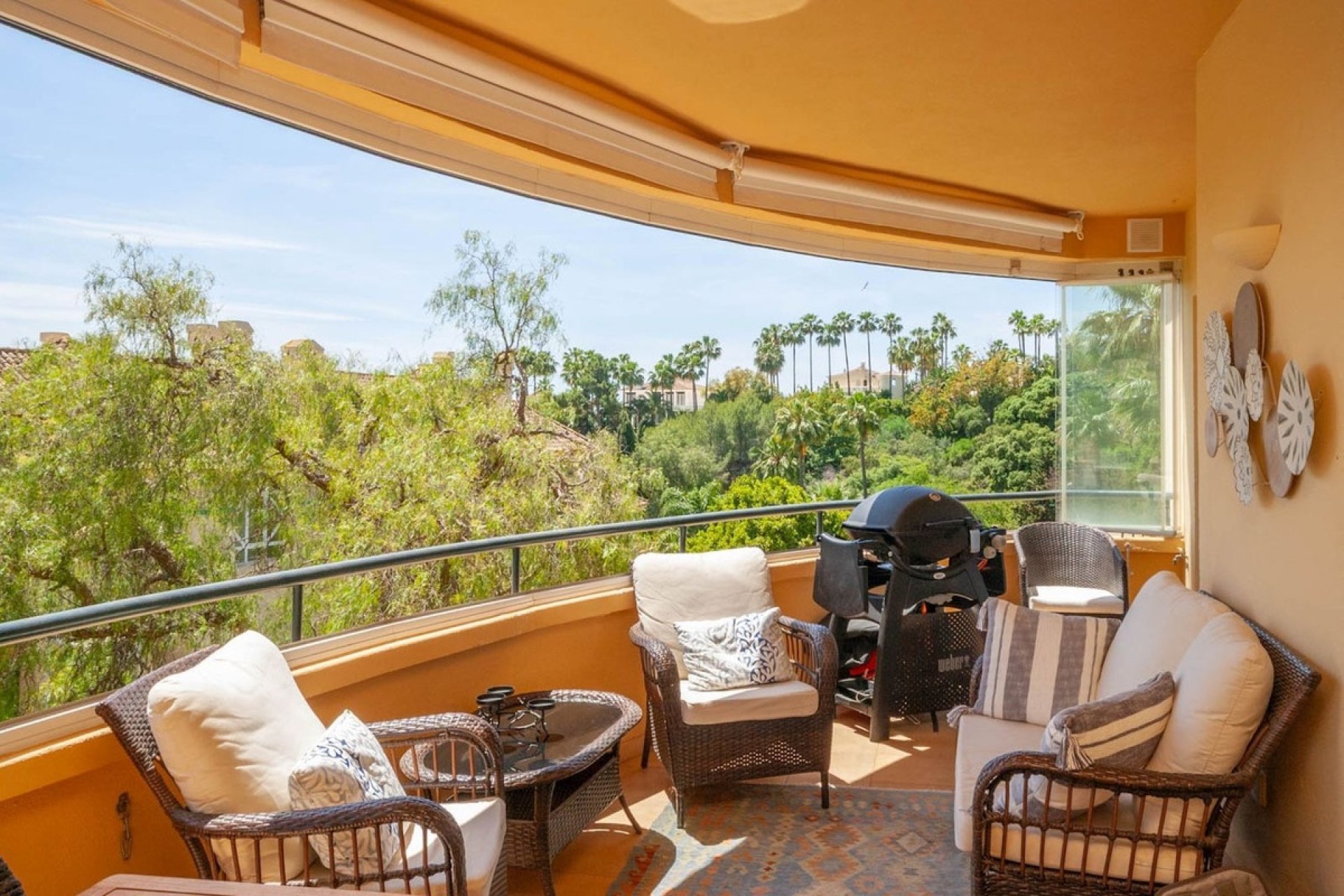 Resale - apartment - Marbella - Elviria