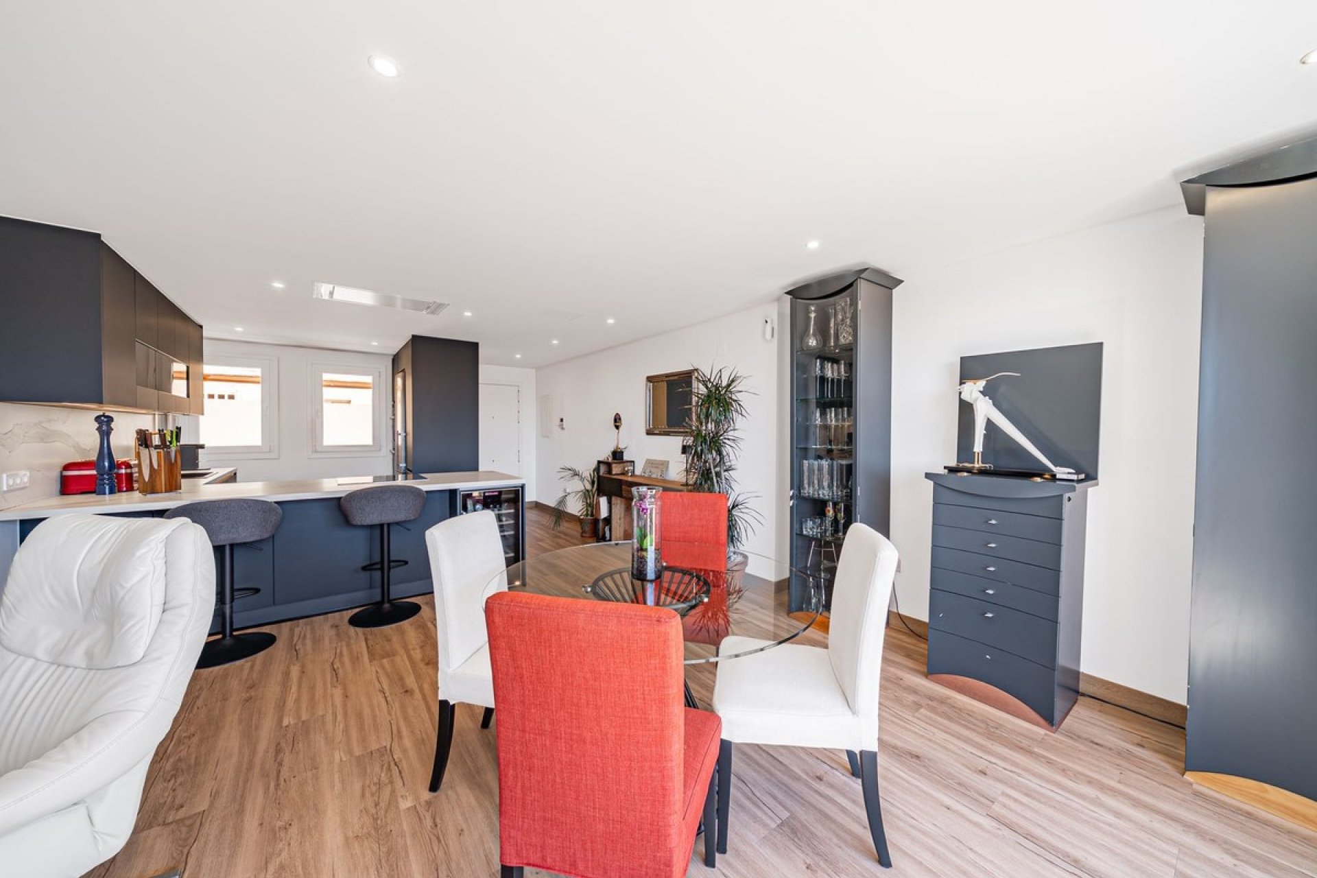 Resale - apartment - Marbella - Elviria