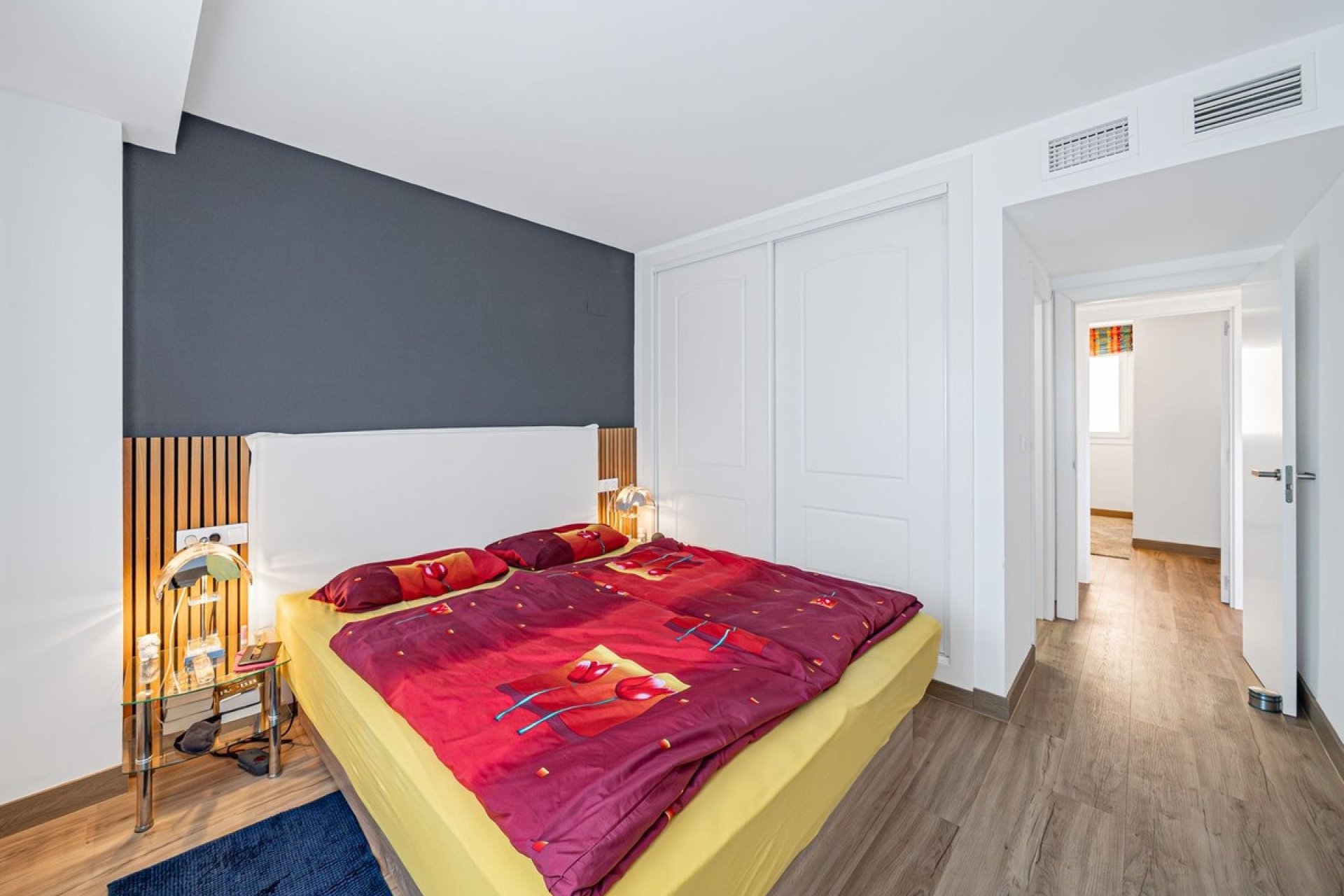 Resale - apartment - Marbella - Elviria
