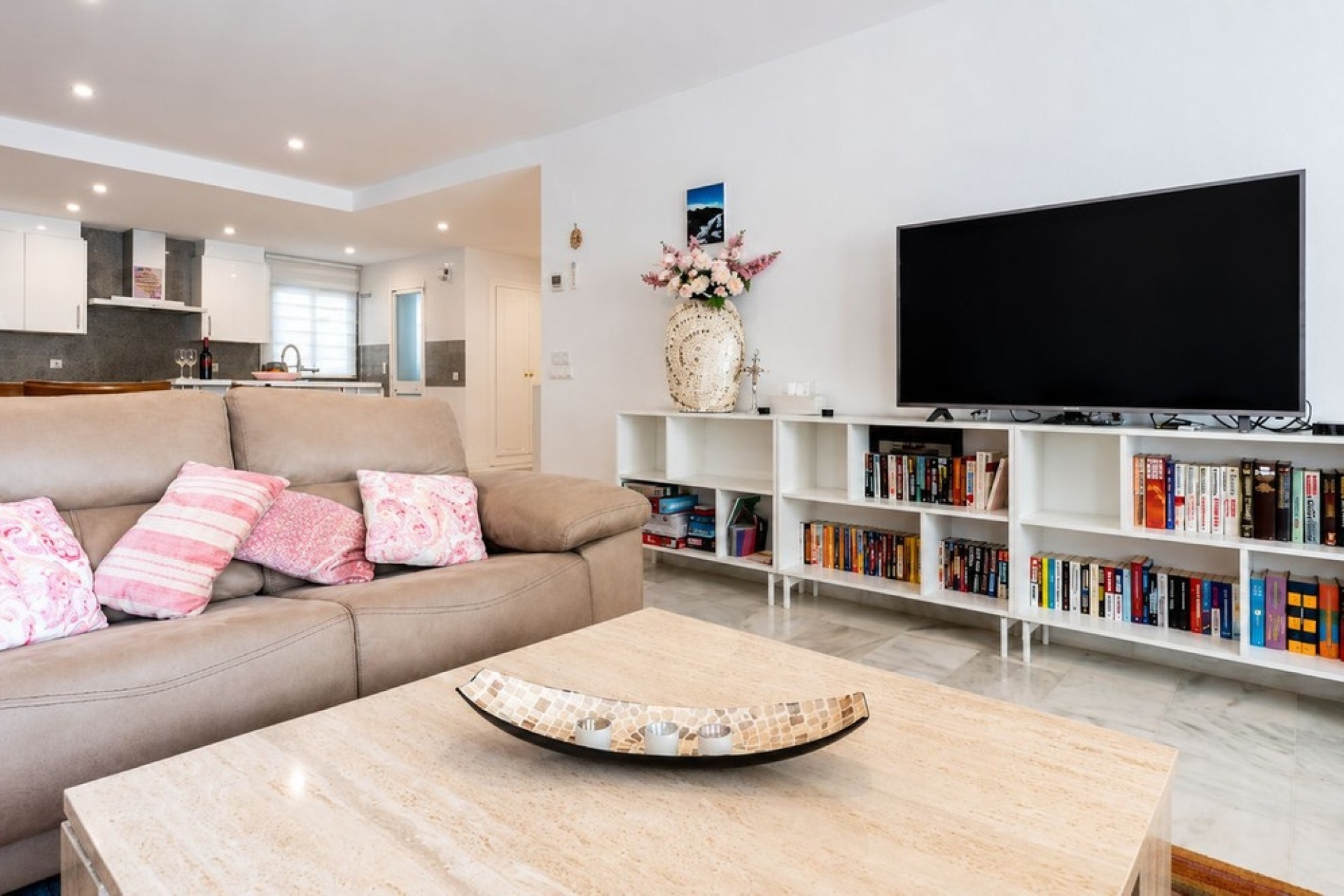Resale - apartment - Marbella - Elviria