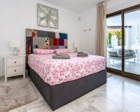 Resale - apartment - Marbella - Elviria