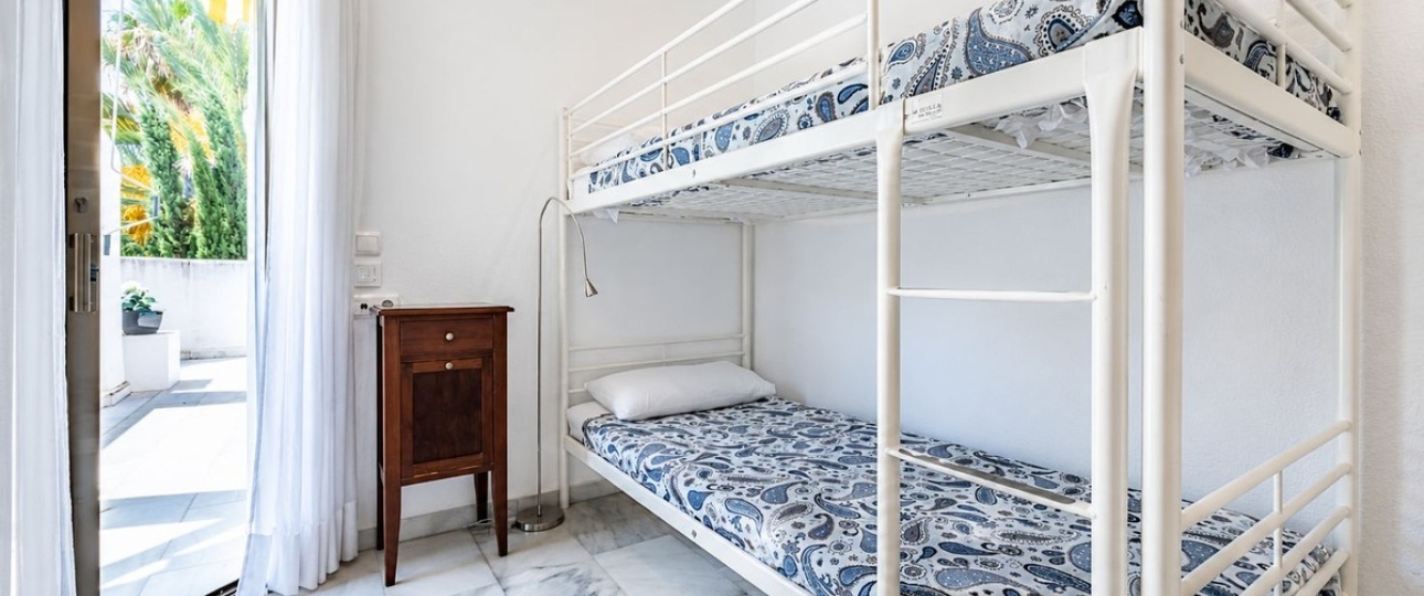 Resale - apartment - Marbella - Elviria