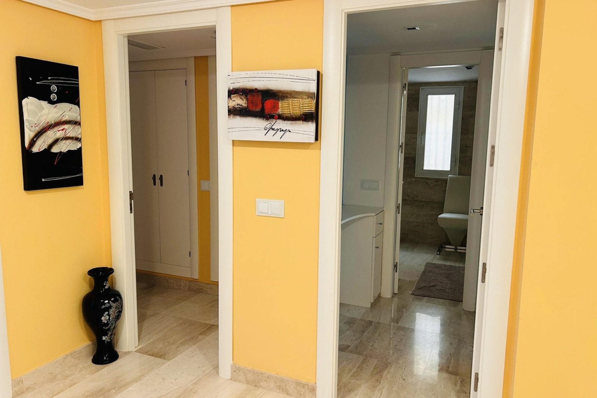 Resale - apartment - Marbella - Elviria