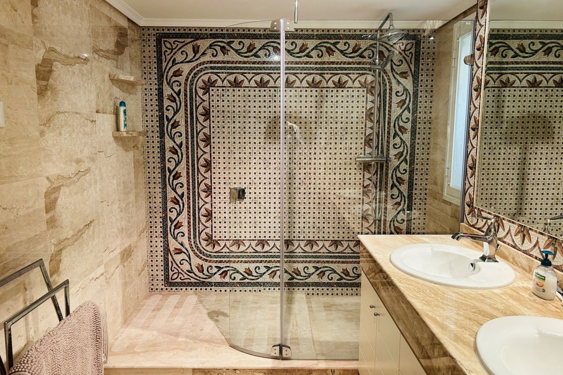Resale - apartment - Marbella - Elviria