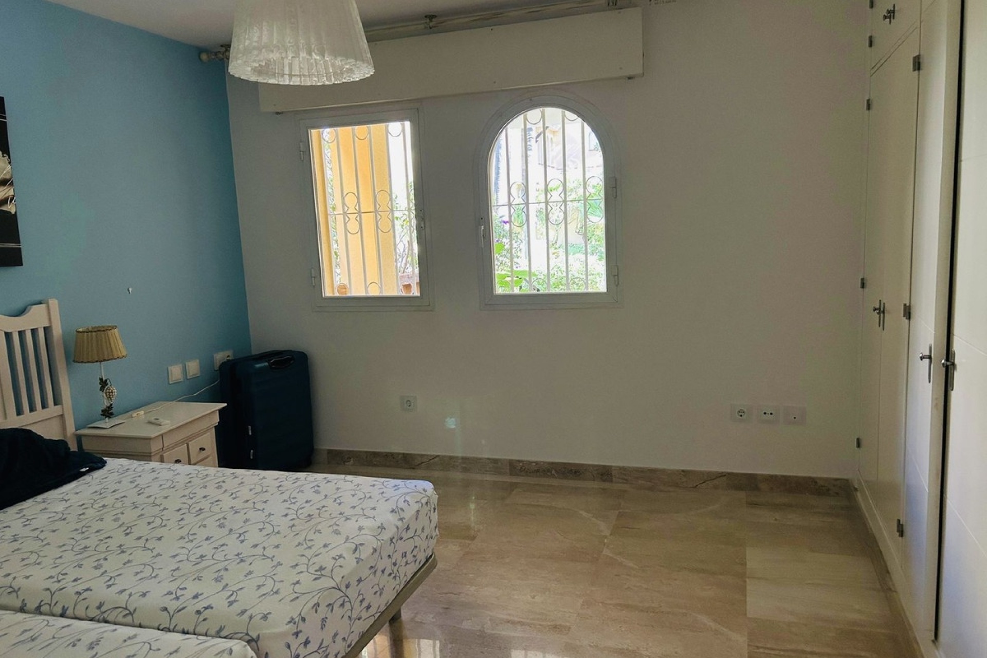 Resale - apartment - Marbella - Elviria