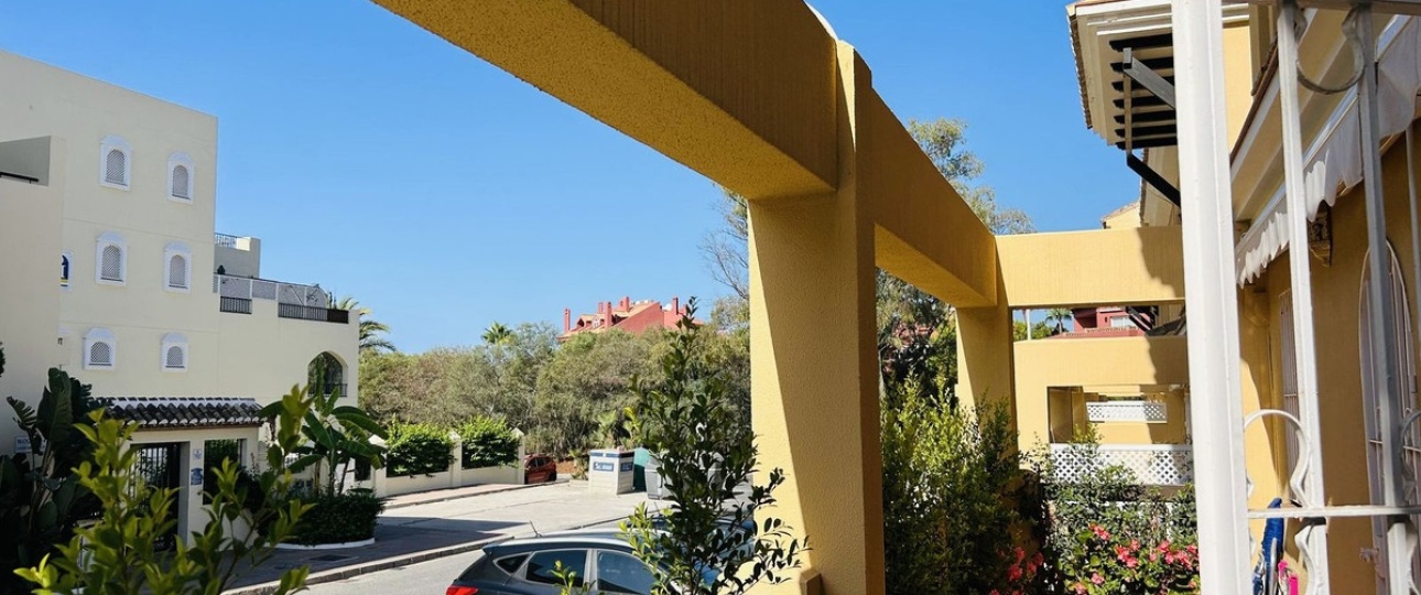 Resale - apartment - Marbella - Elviria