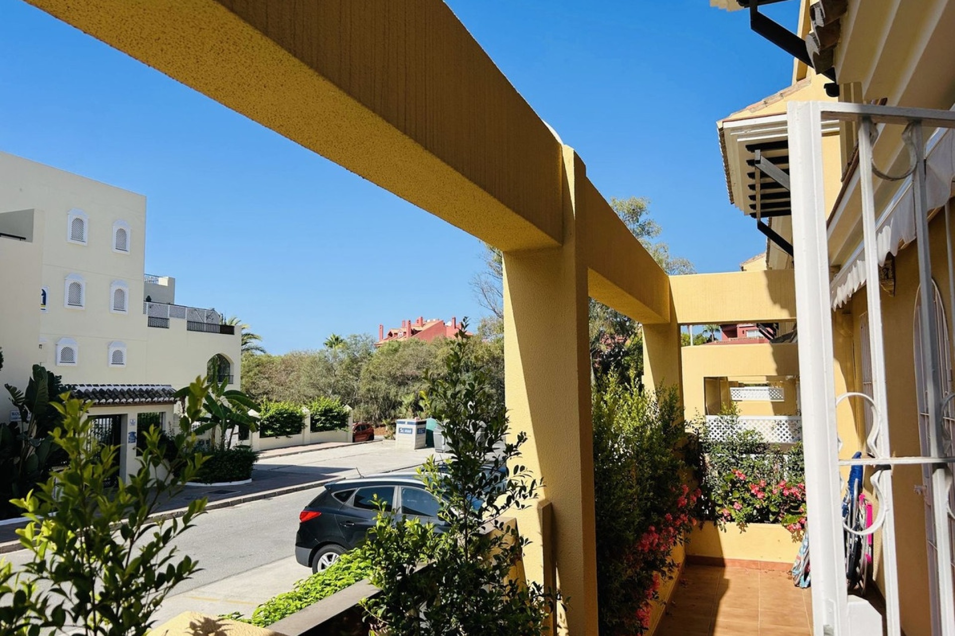 Resale - apartment - Marbella - Elviria