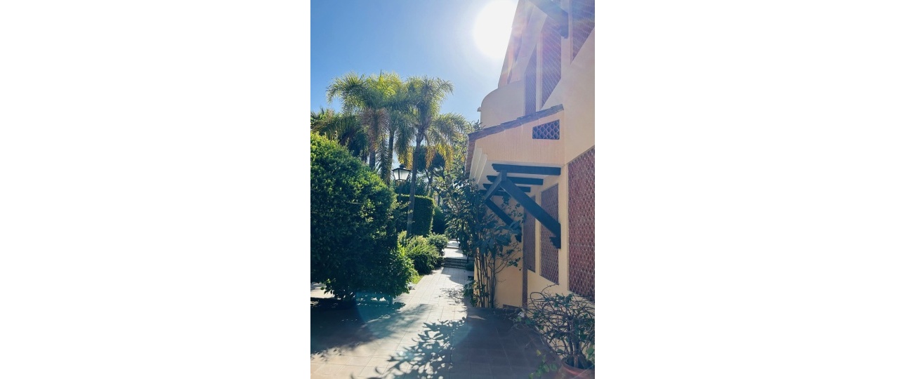 Resale - apartment - Marbella - Elviria
