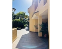 Resale - apartment - Marbella - Elviria